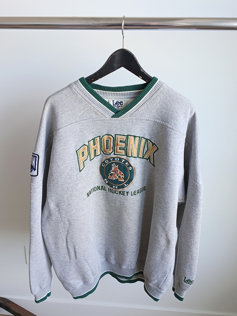 VTG 90s Phoenix Coyotes V-Neck Sweatshirt XL Lee Sport Grey Green Kachina NHL